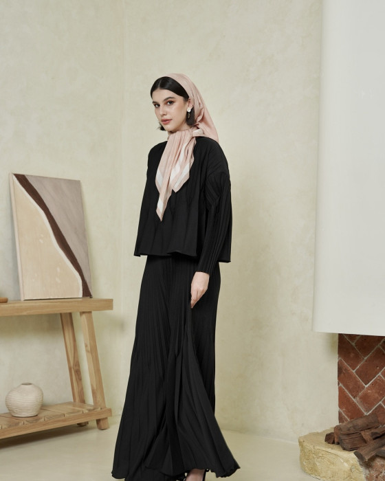 Dania Pleats Set - Black