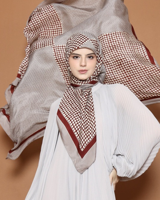 Retro Polka Scarf