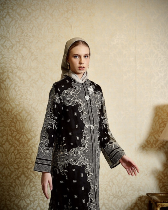 Fathia Outer - Black