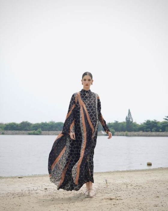 Sahila dress - black