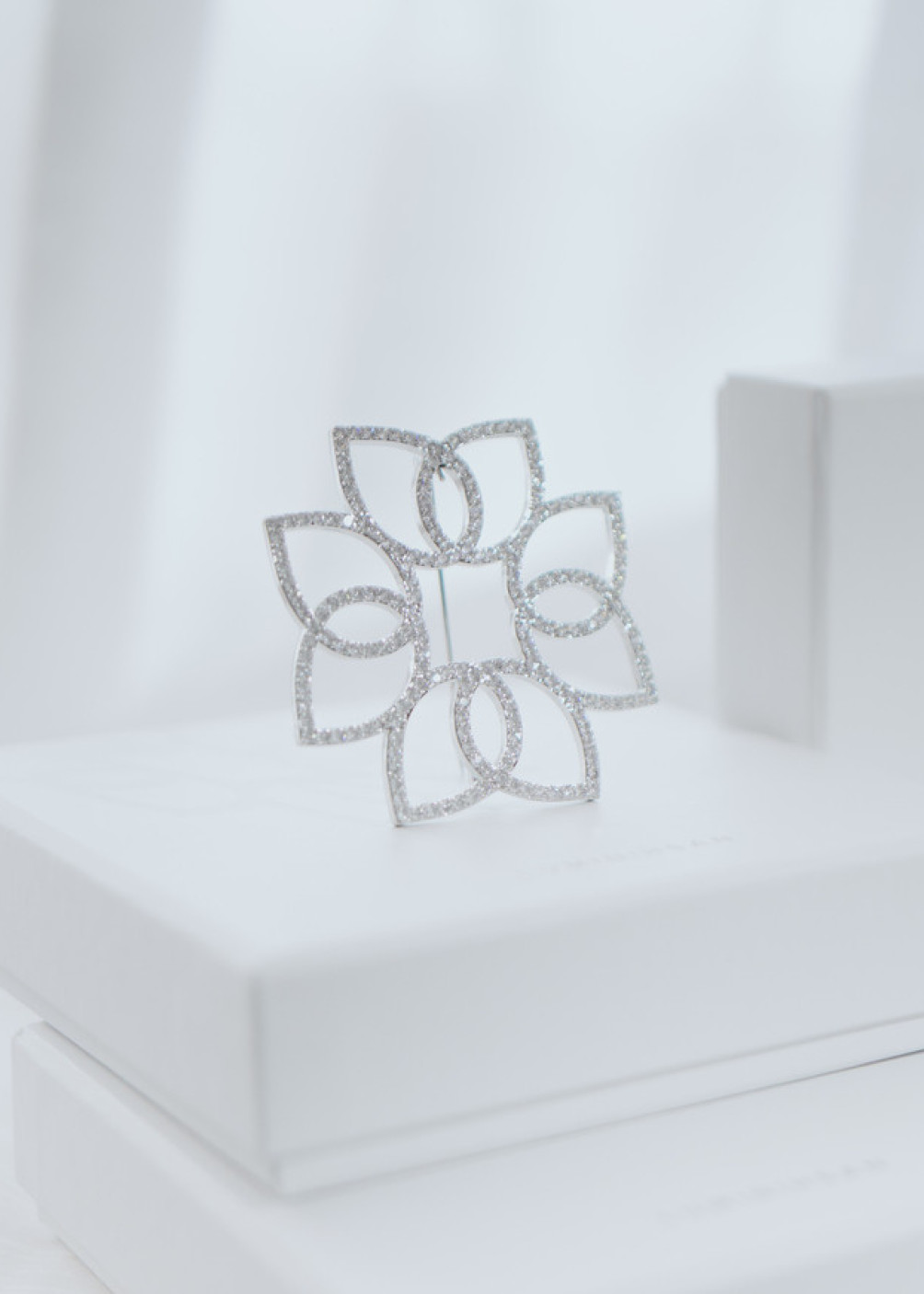 Luminihsan crystal Brooch