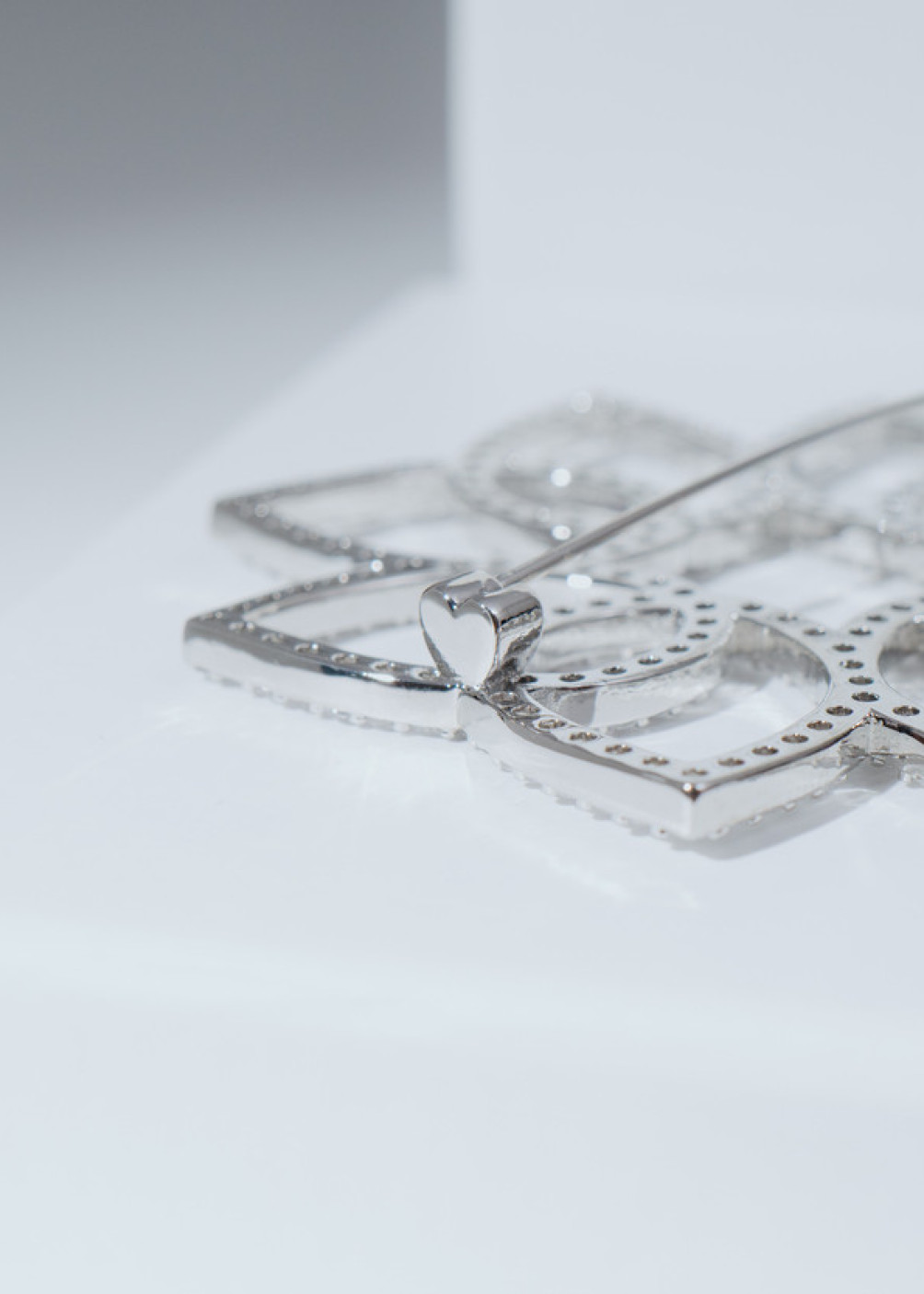 Luminihsan crystal Brooch