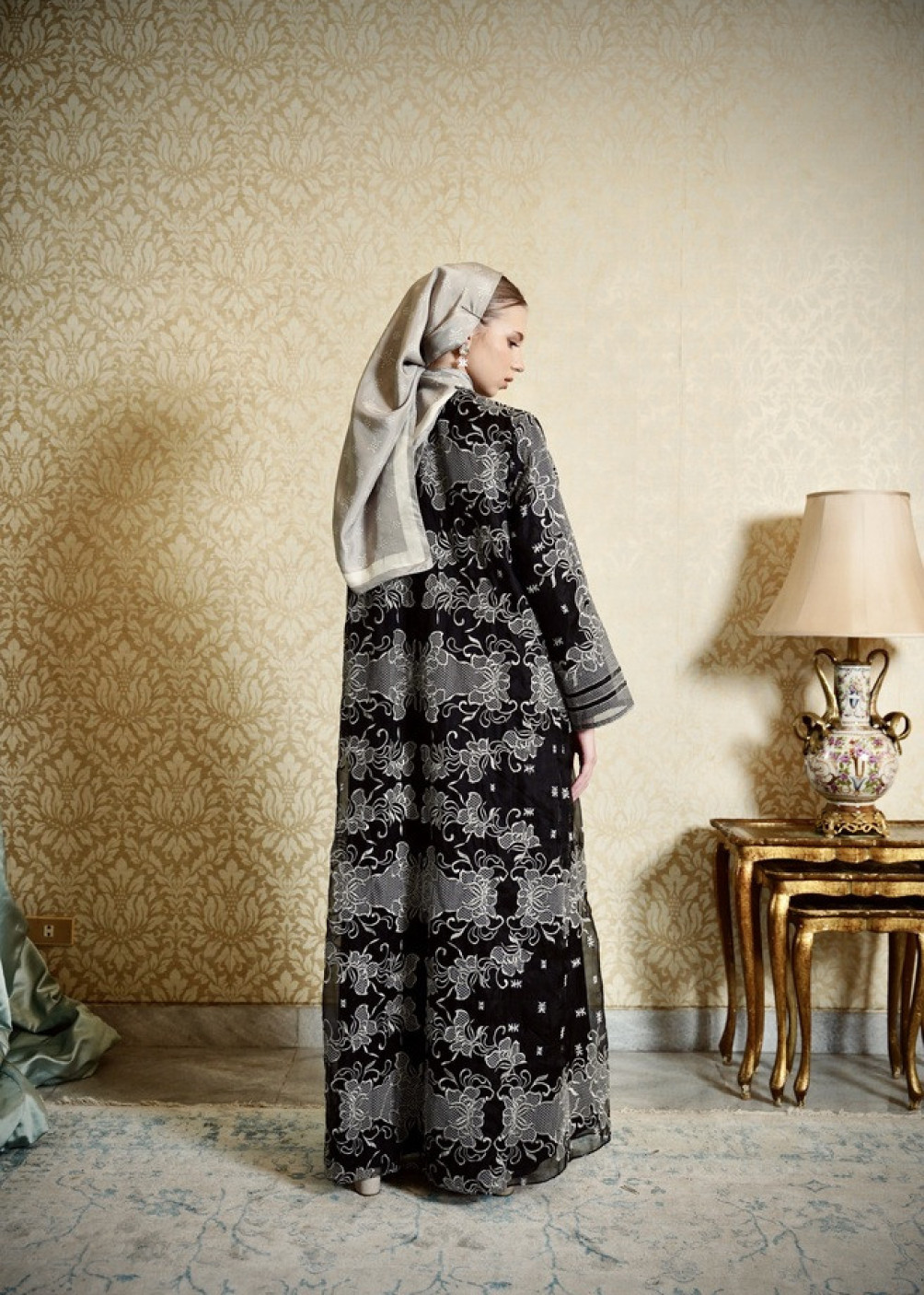 Fathia Outer - Black