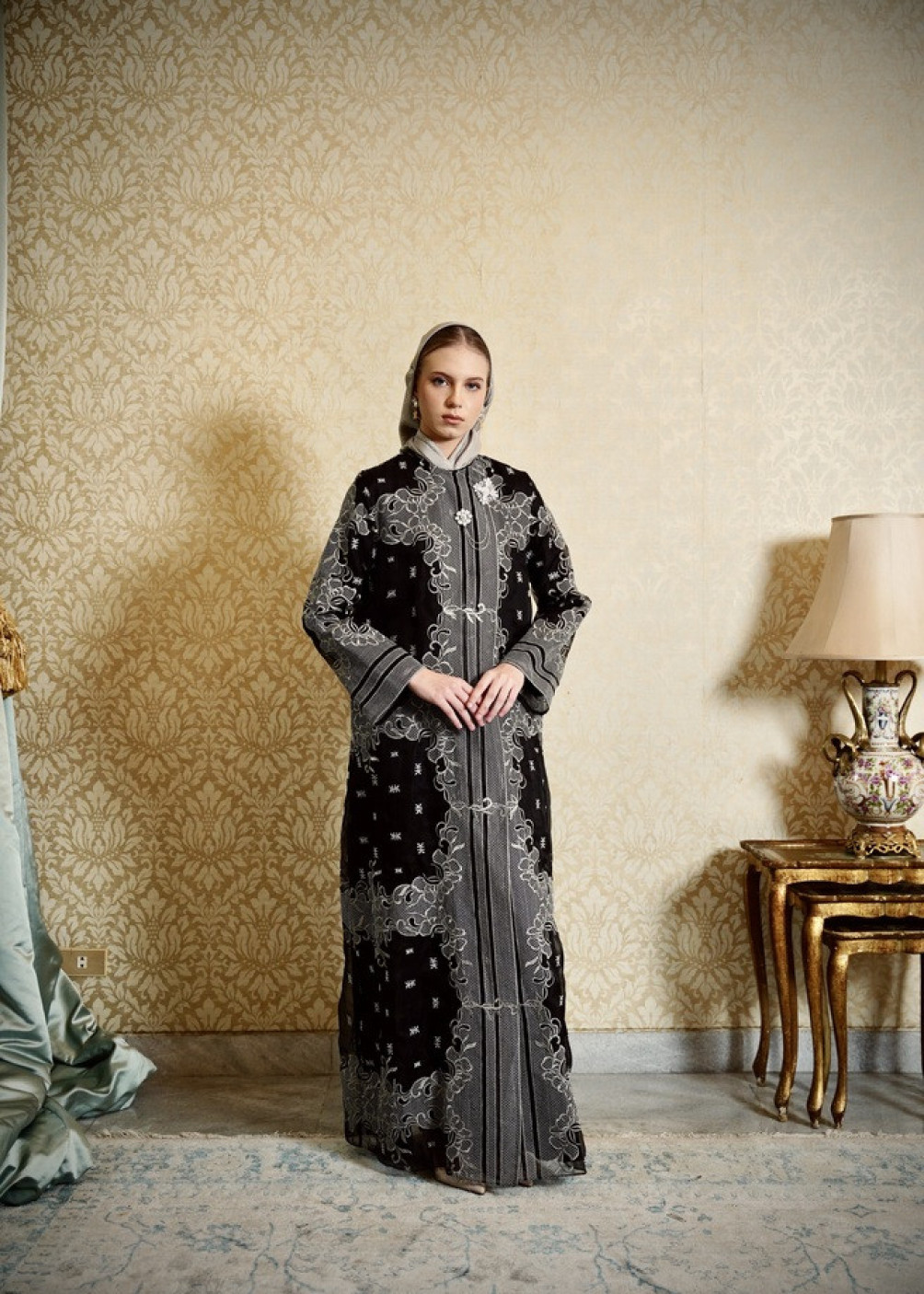 Fathia Outer - Black